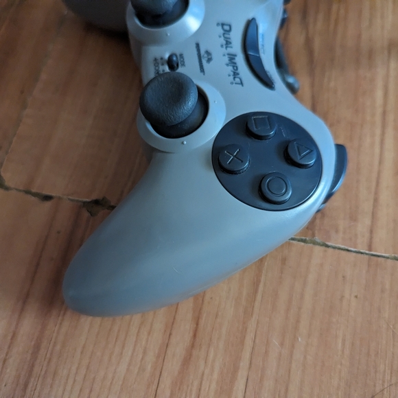 Dual Impact Gamepad Sony Playstation One PS1 Larger Than Original Controller - Picture 4 of 8